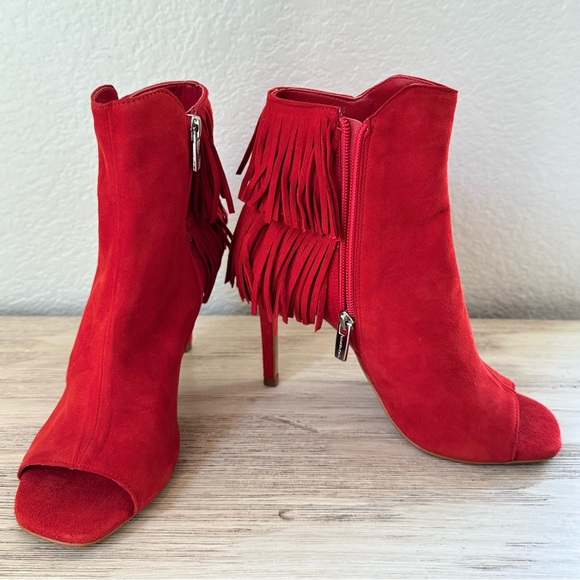 Vince Camuto Red Suede Fringe Heeled Boots. Size 5.5 - Picture 6 of 6